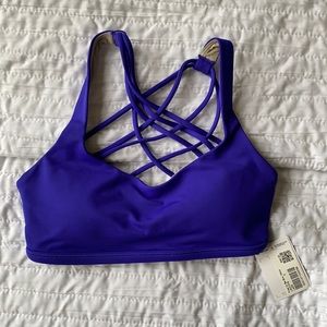 Lulemon free to be bra